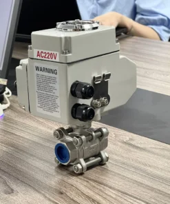 Ảnh thực tế mặt sau của van bi 3PC inox điều khiển điện