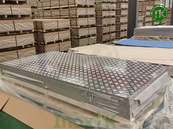 Tấm inox chống trượt là gì?