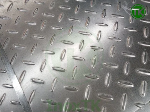 Cơ chế chống trượt và an toàn của tấm inox 316 chống trượt