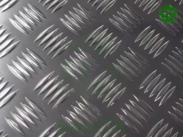 Hoạ tiết gân chùm của tấm inox chống trượt