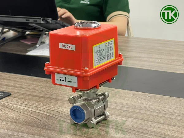 Van bi 3PC điều khiển điện 24V nối ren tại Inox TK