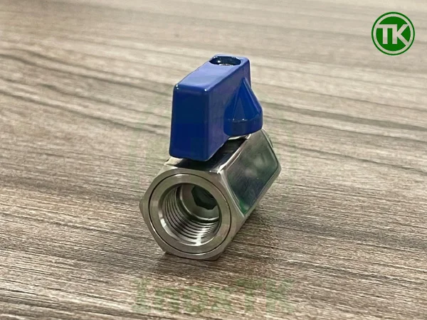 van bi mini inox 304 PN63 1 ren ngoài 1 ren trong