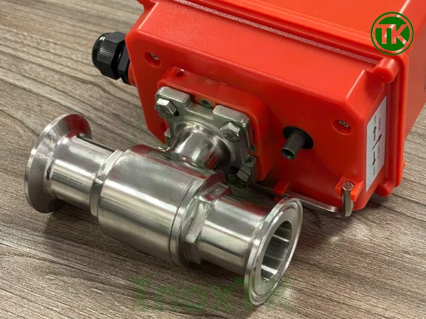 Phần thân và bộ điều khiển được kết nối bằng các con ốc bu lông chất liệu chuẩn inox 304