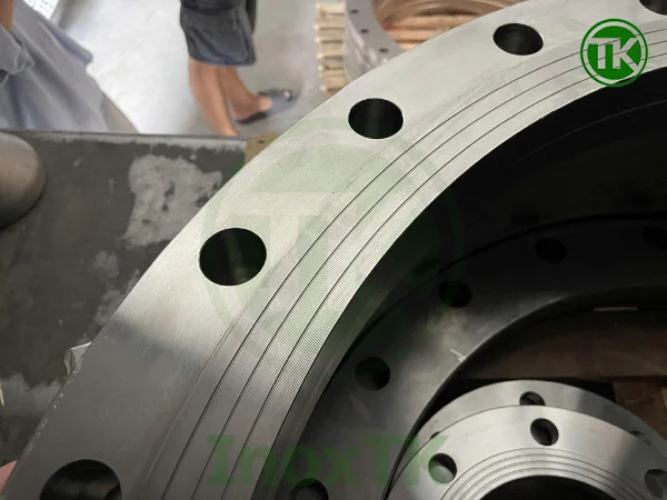 Các tiêu chuẩn và cấp áp lực cần đáp ứng khi gia công mặt bích size lớn