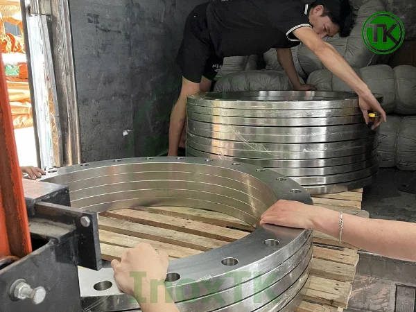 Vì sao nguồn hàng mặt bích size lớn khan hiếm trên thị trường?